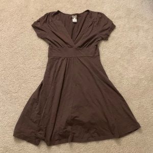 Brown v-neck midi dress